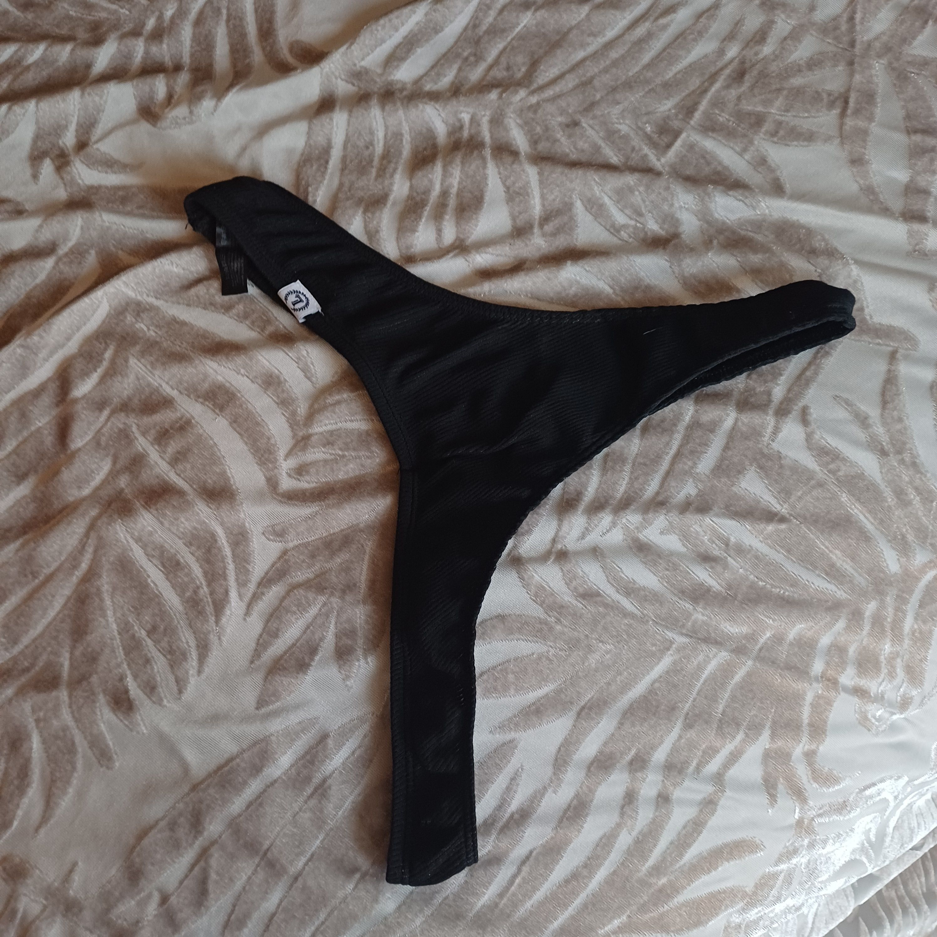 Thong on Wrong